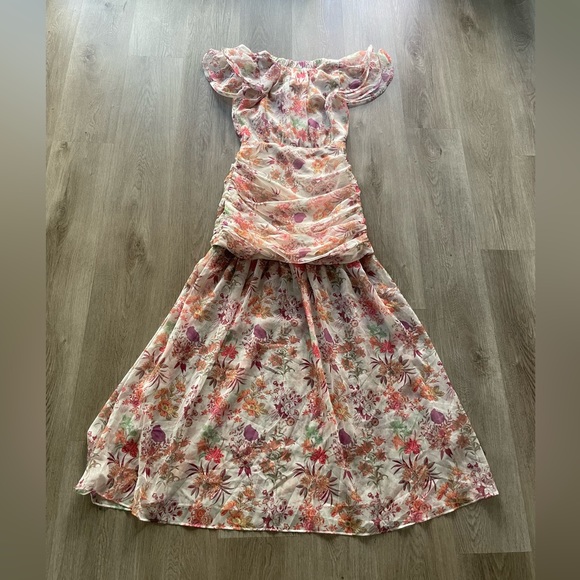 elliatt regale high neck ruched ruffle shoulders floral maxi dress size small - Picture 7 of 11